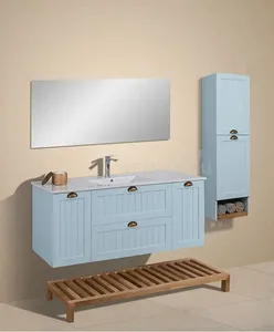 ארון אמבטיה תלוי ברזיל