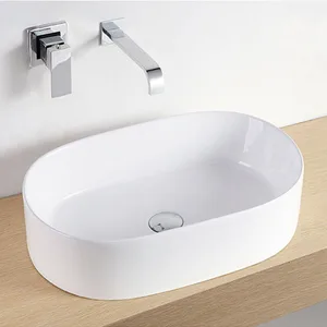 כיור מונח אובלי בלבן